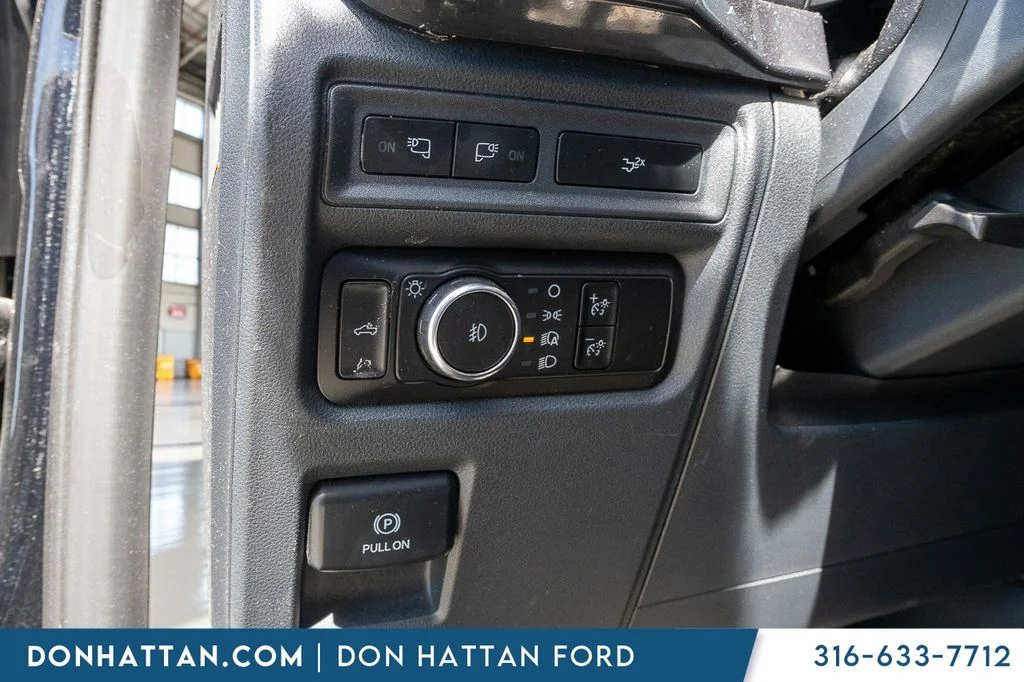 Used 2023 Black Ford XLT image 17