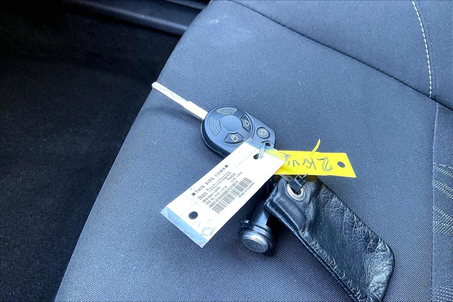 Used 2018 Magnetic Metallic Ford SE image 15