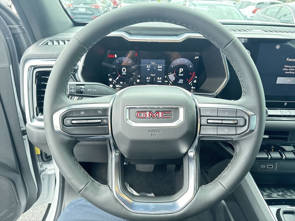 Used 2024 White GMC Elevation image 20