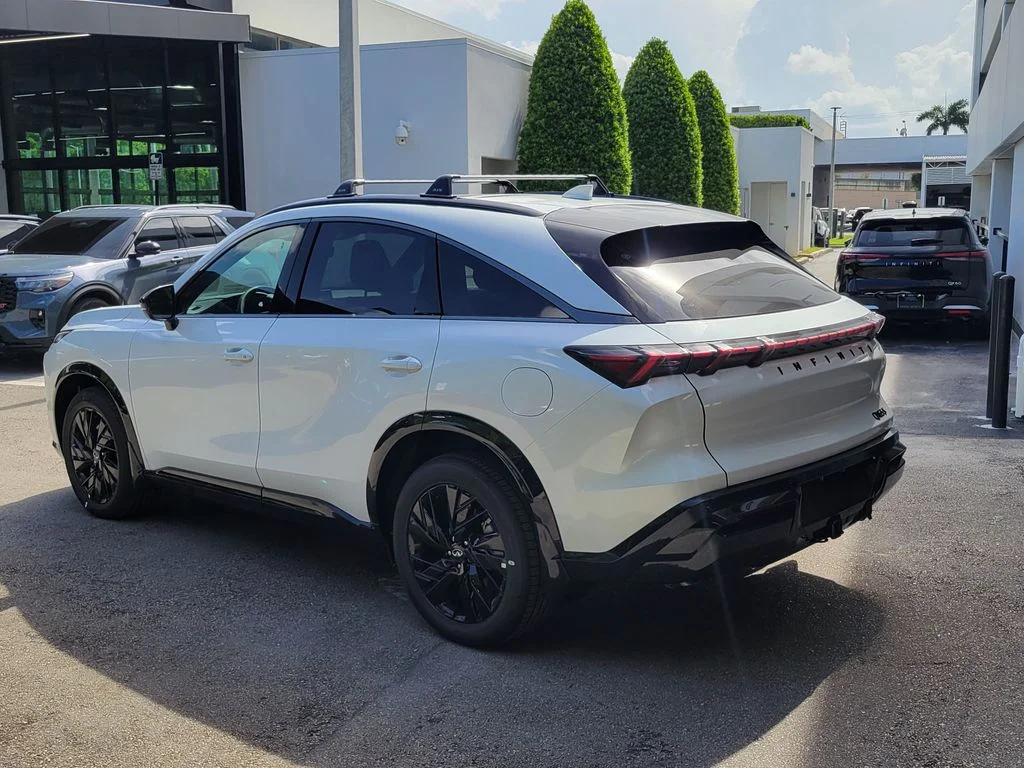 New 2027 RADIANT WHITE INFINITI Sport AWD image 4