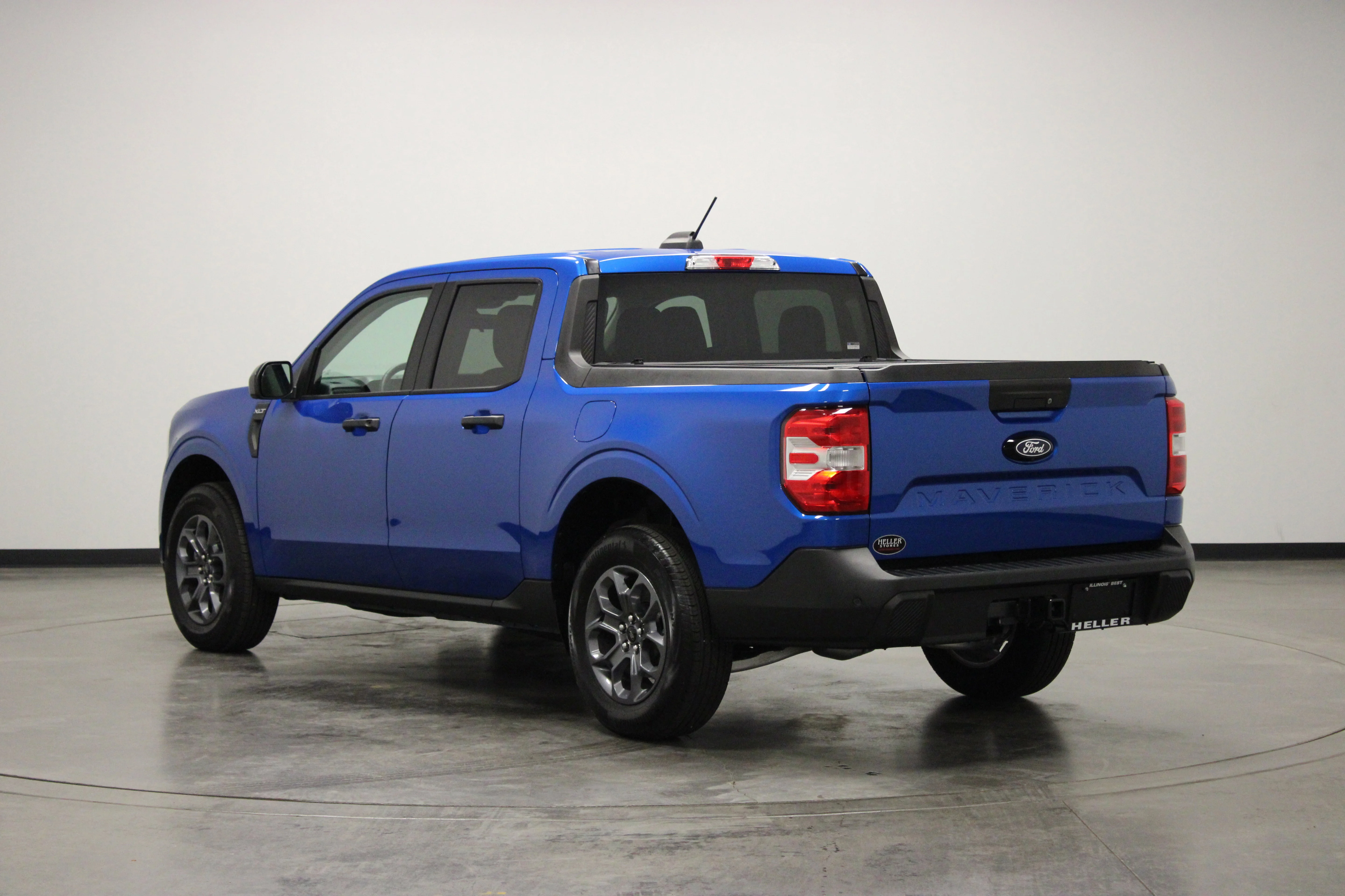 Used 2025 Blue Ford XLT image 6