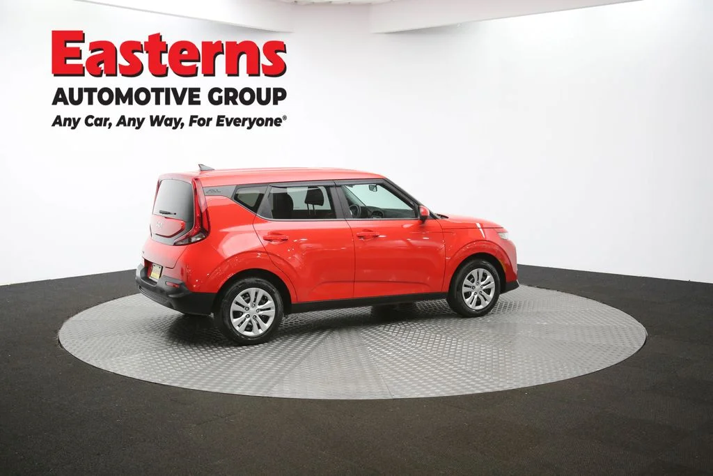 Used 2022 Red Kia LX image 40