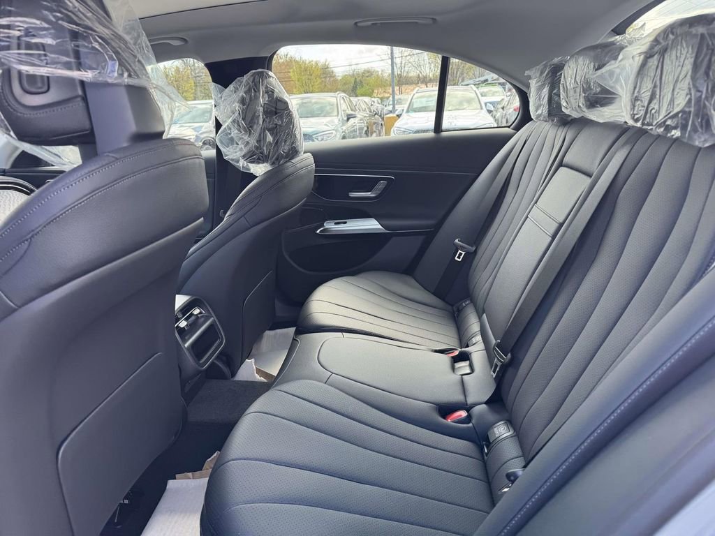 New 2026 MANUFAKTUR Alpine Grey Mercedes-Benz E 350 image 30