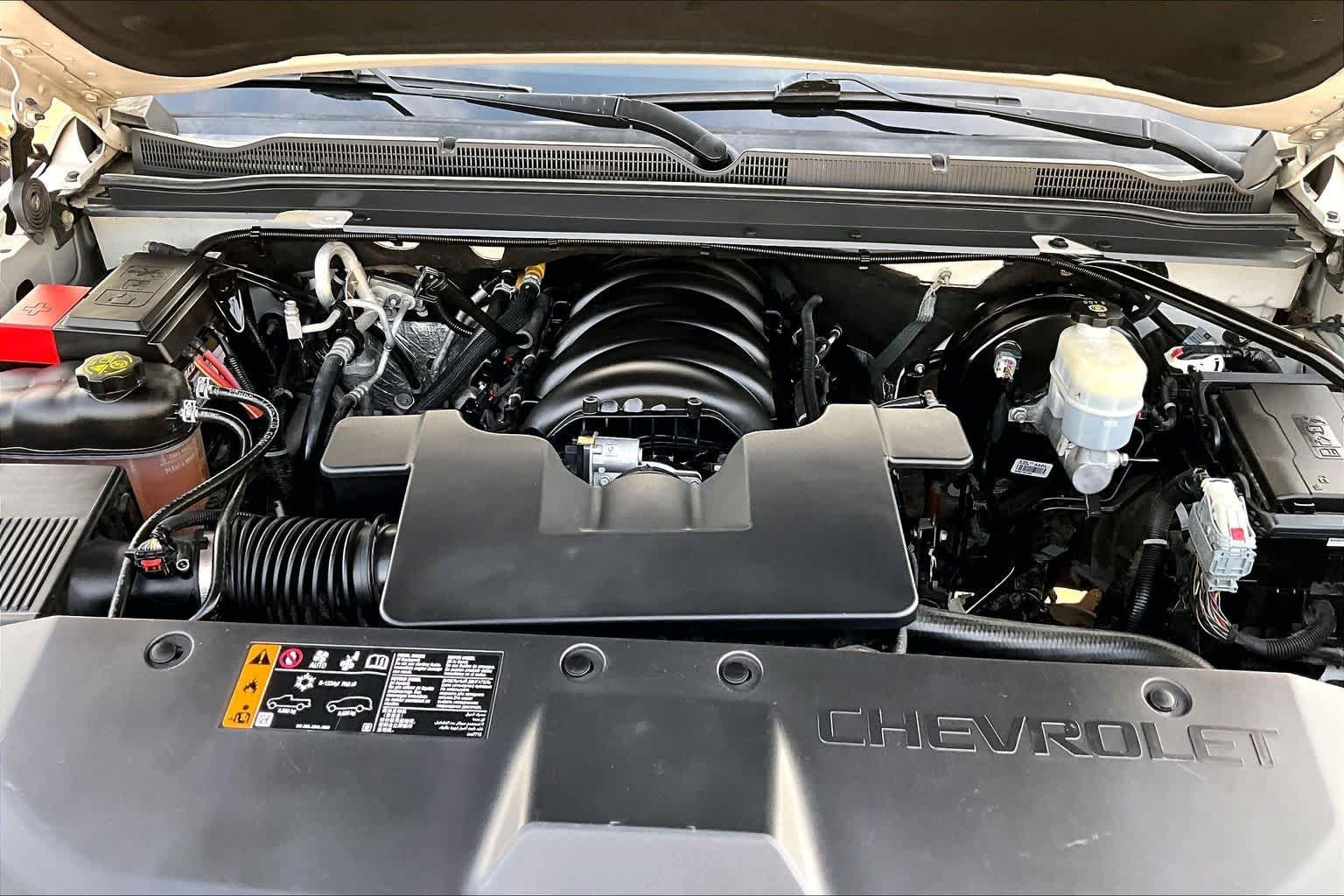 Used 2019 Iridescent Pearl Tricoat Chevrolet Premier image 32