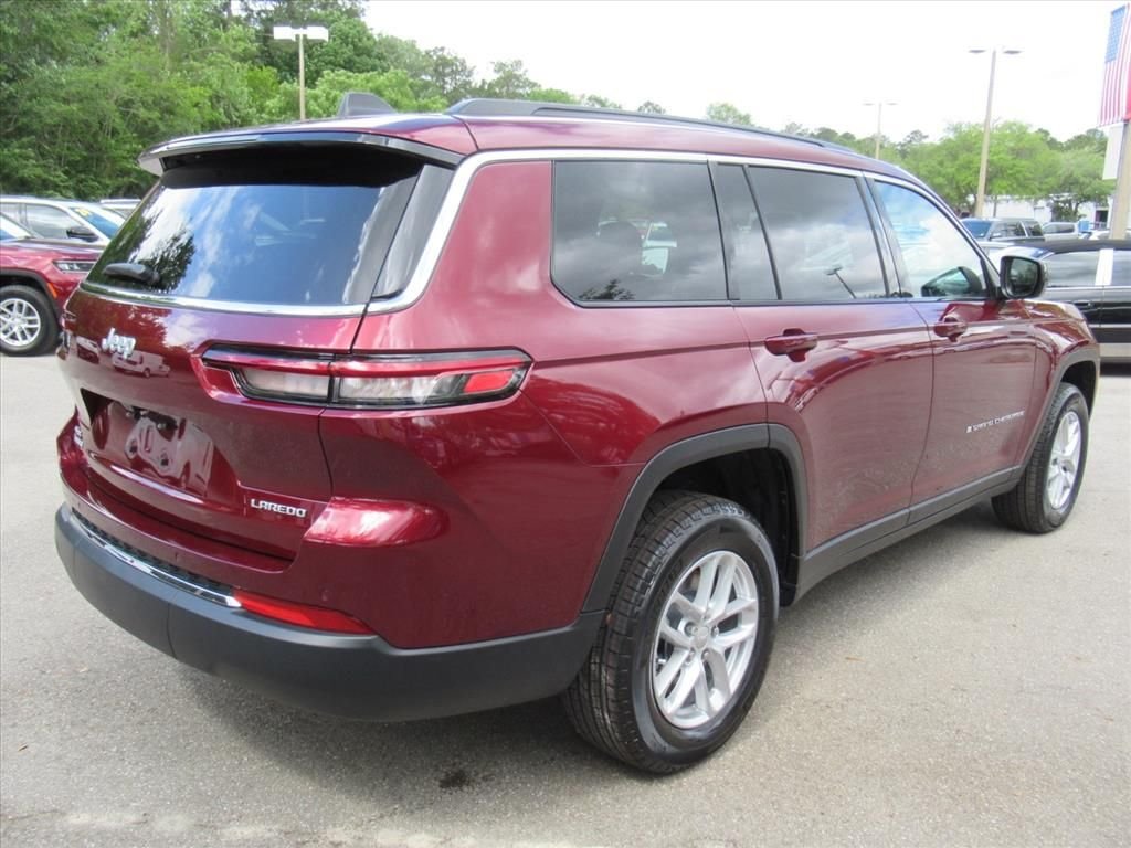 New 2026 Velvet Red Pearl-Coat Exterior Paint Jeep Laredo X image 7