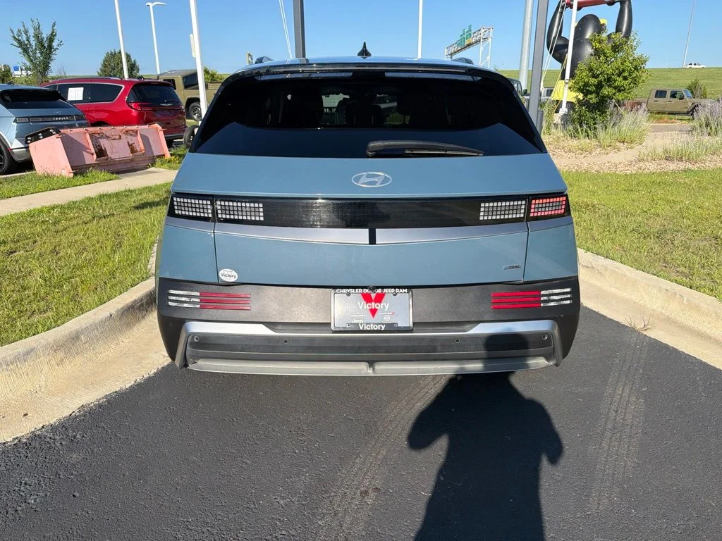 Used 2025 Blue Hyundai SEL image 6