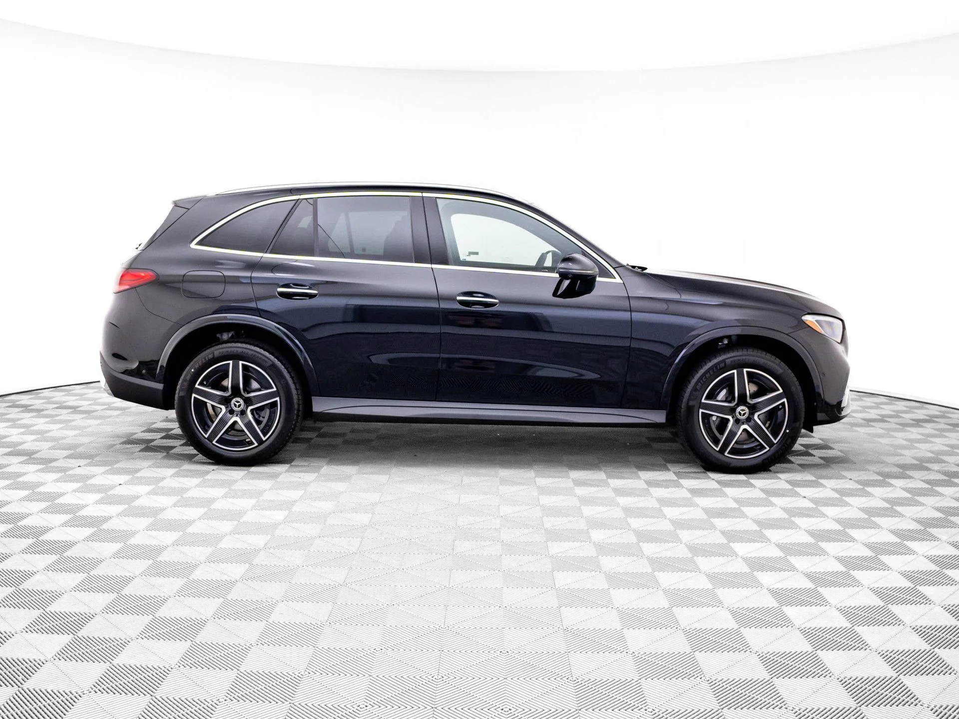 New 2026 Black Mercedes-Benz GLC 300 image 6