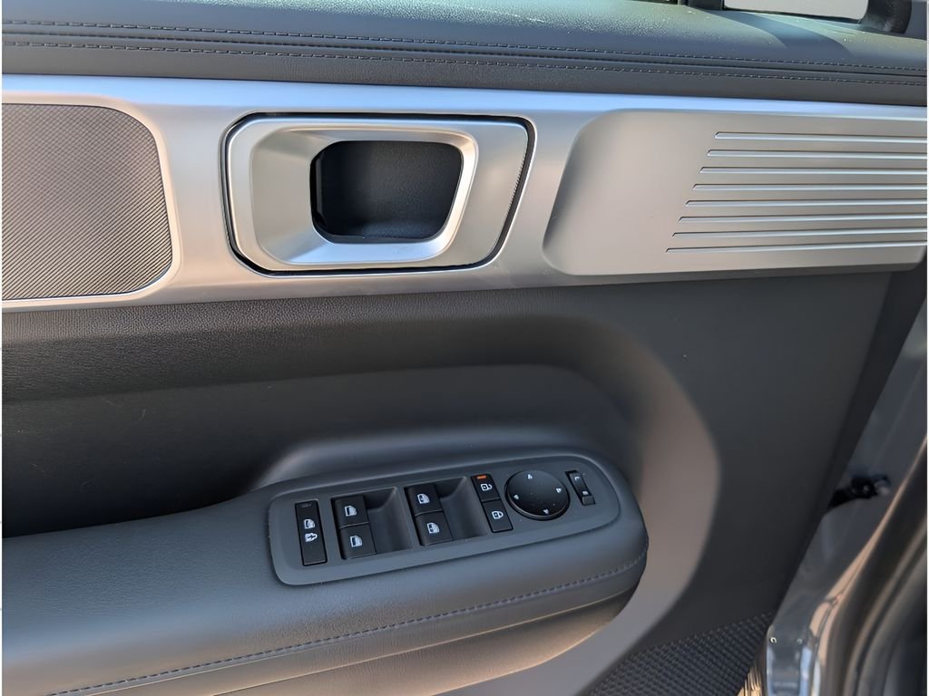 Used 2025 Ecotronic Gray Hyundai SEL image 13