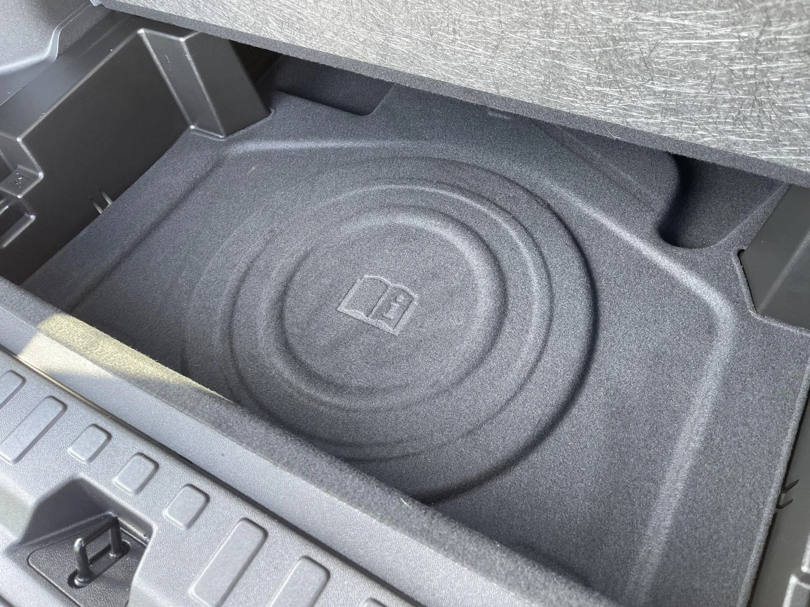 Used 2024 Summit White Chevrolet LT image 38