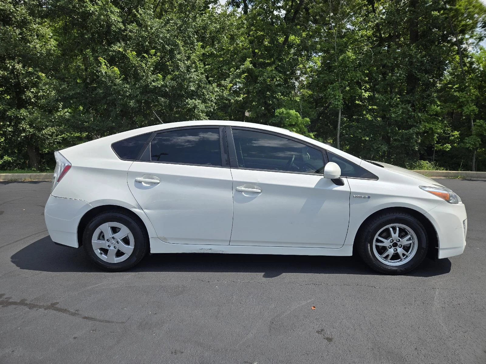 Used 2011 Blizzard Pearl Toyota II image 2
