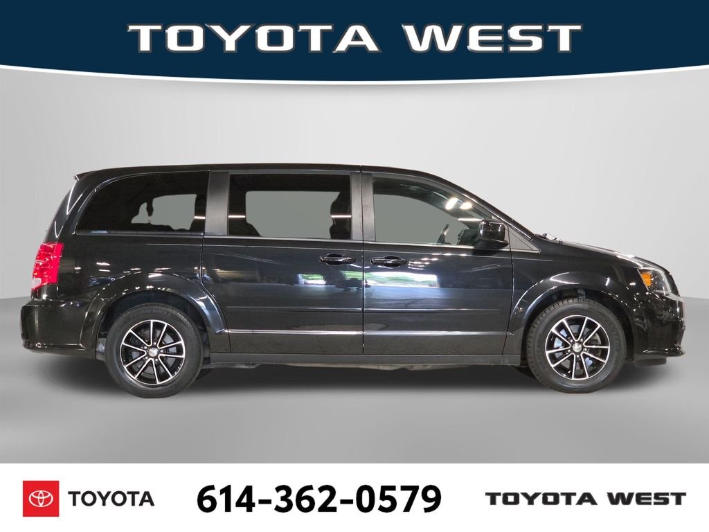 Used 2015 Black Dodge SXT image 4