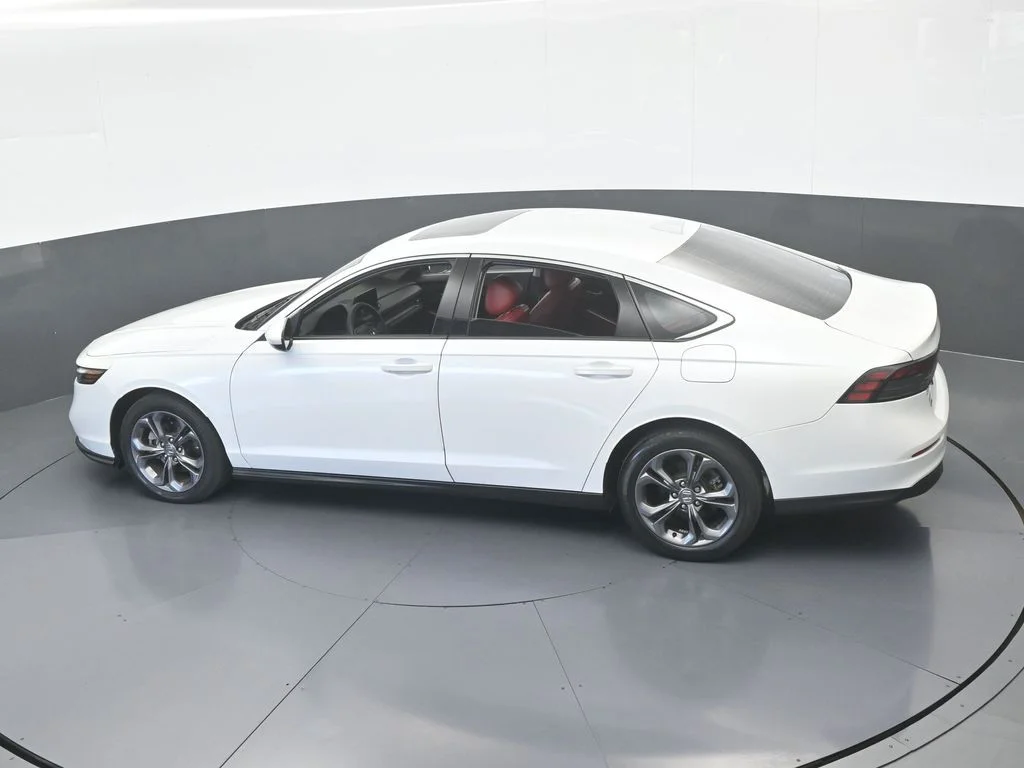 Used 2023 Platinum White Pearl Honda EX image 46