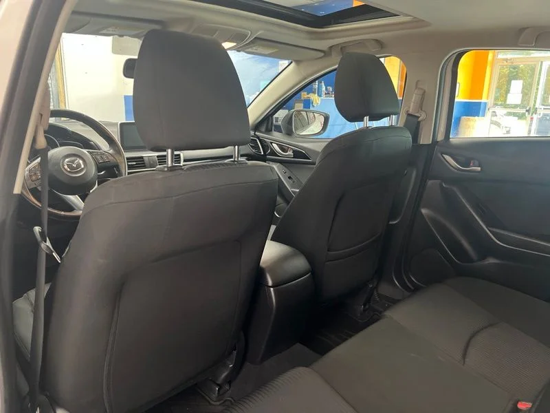 Used 2016 White Mazda i Grand Touring image 16