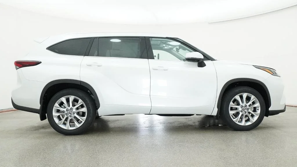 New 2026 Wind Chill Pearl Toyota Limited image 13