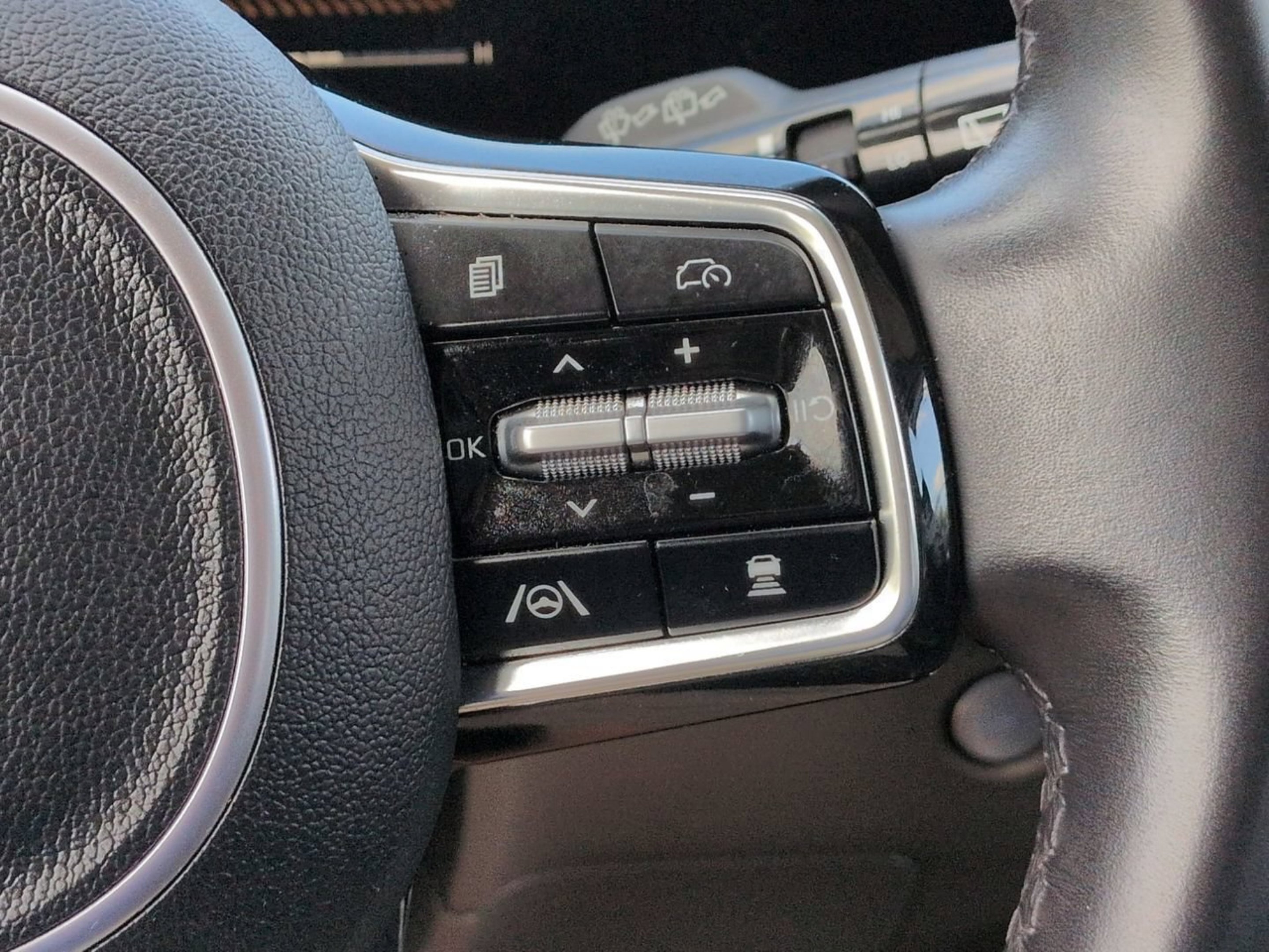 Certified Used 2025 Flare Red Kia LXS image 25