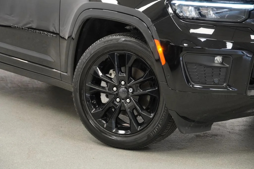 Used 2023 Black Jeep Overland image 4