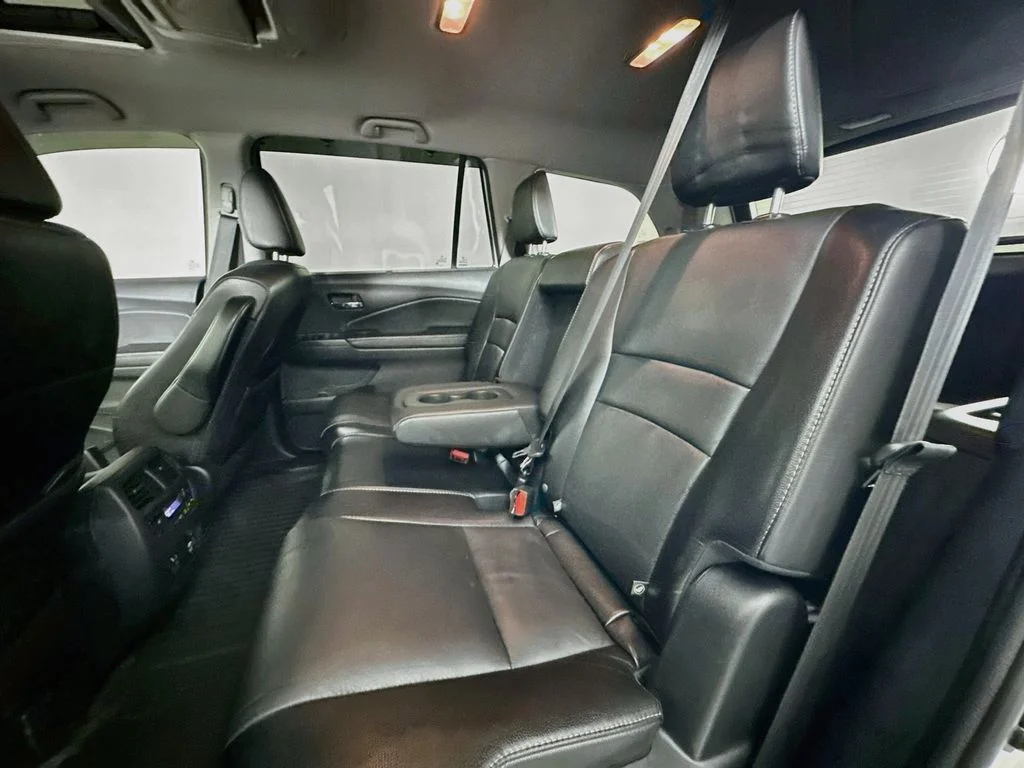 Used 2019  Honda Touring image 26