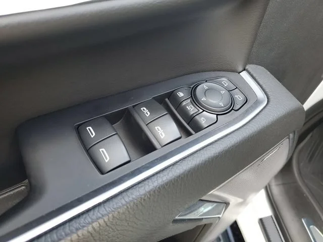 Used 2024 Summit White GMC Denali DRW image 9