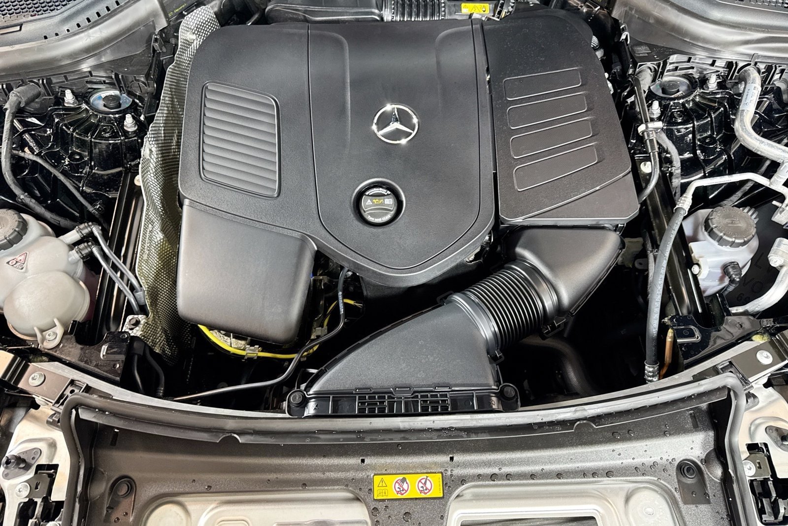 New 2026 Black Mercedes-Benz GLC 300 image 27