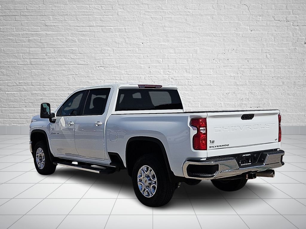 Used 2023 White Chevrolet LT image 3