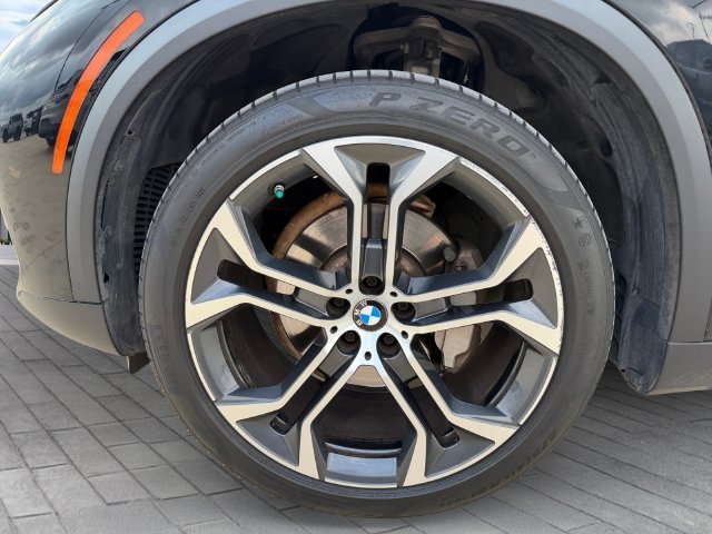 Used 2021 Black BMW sDrive40i image 9
