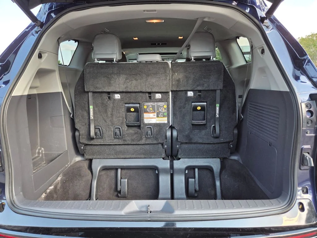 Used 2021  Toyota Limited image 20
