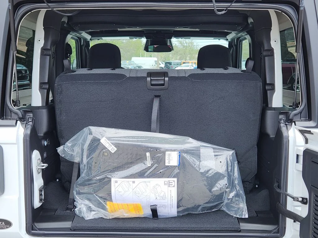New 2026 Bright White Clear-Coat Exterior Paint Jeep Sport S image 9
