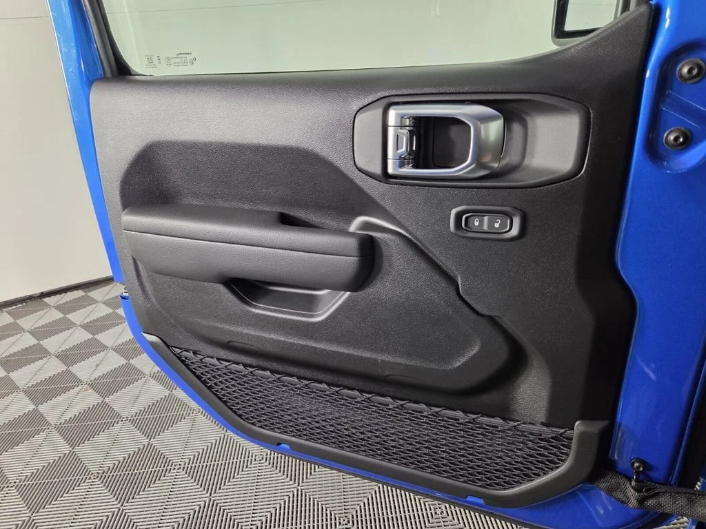 New 2026 Hydro Blue Pearl-Coat Exterior Paint Jeep Sport image 22