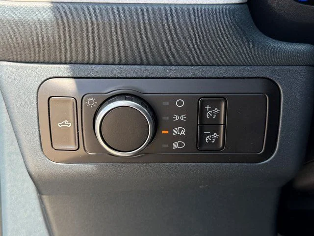 New 2026 Carbonized Gray Metallic Ford XLT image 30