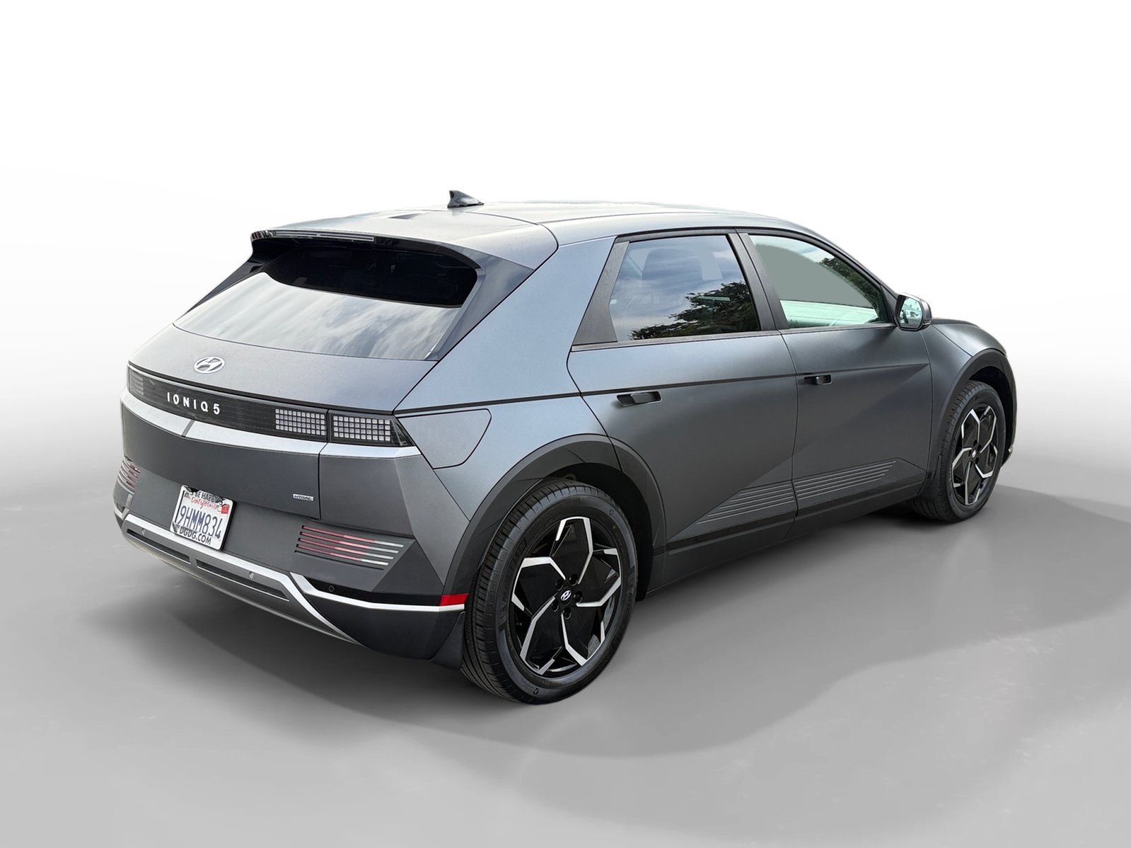 Used 2023 Gray Hyundai SEL image 5