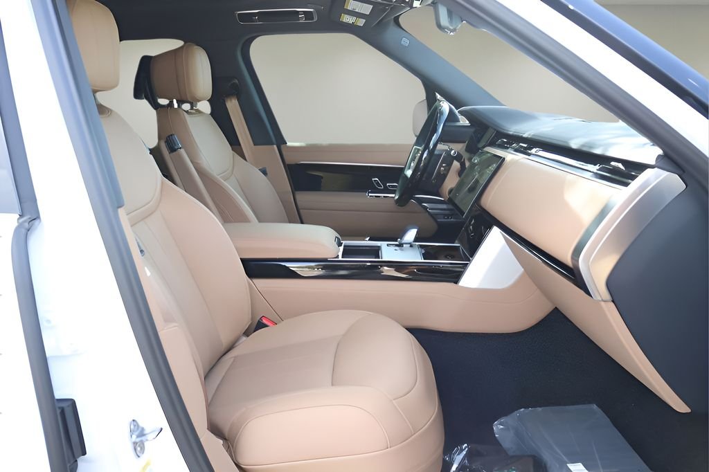 New 2026 Icy White Satin Land Rover SE image 17