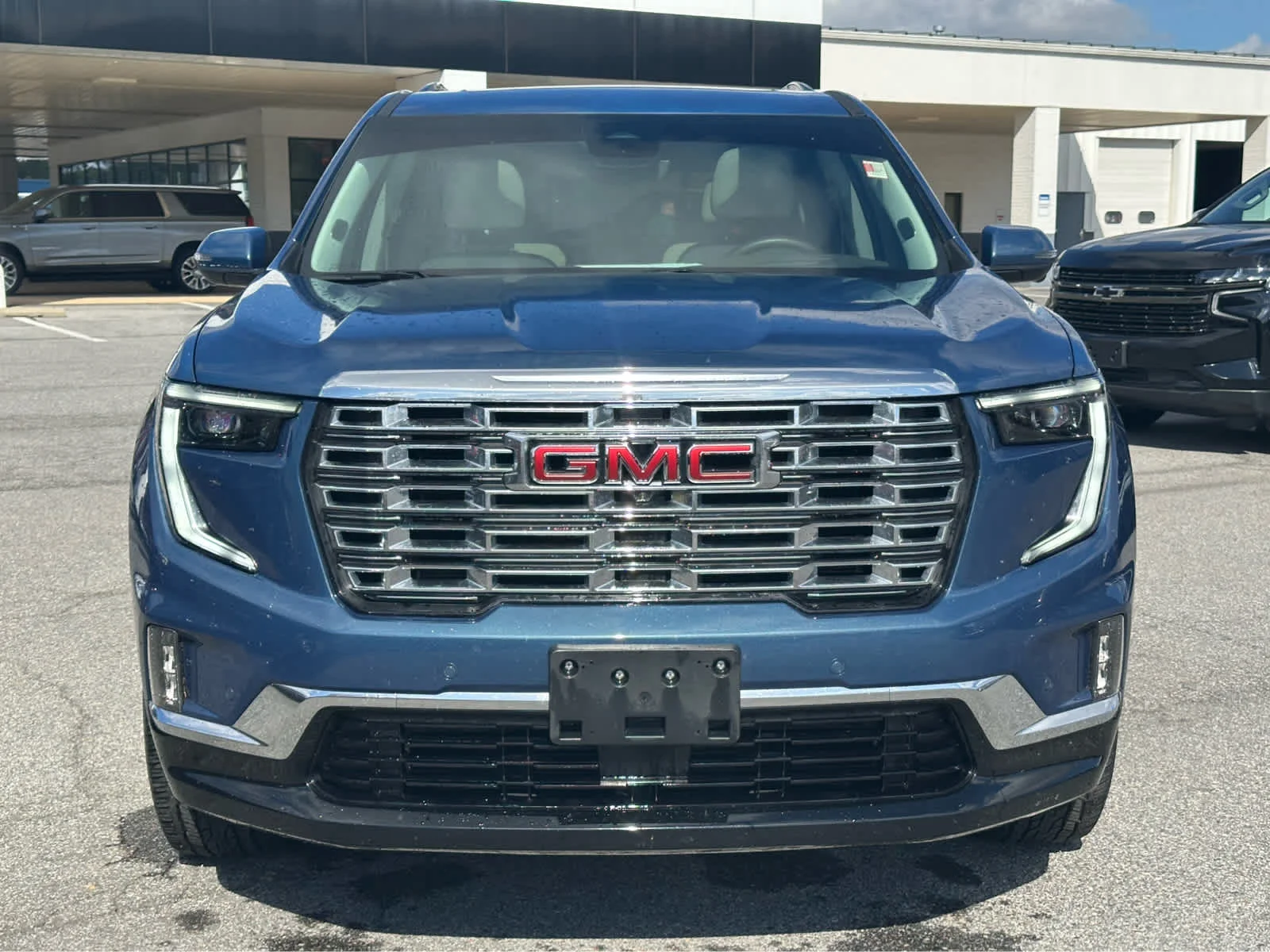 Used 2025 Downpour Metallic GMC FWD Denali image 3