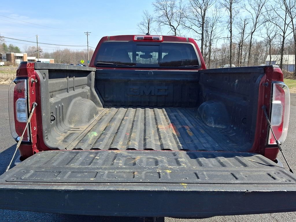 Used 2019 RED QUARTZ TINTCOAT GMC 4WD SLE image 28