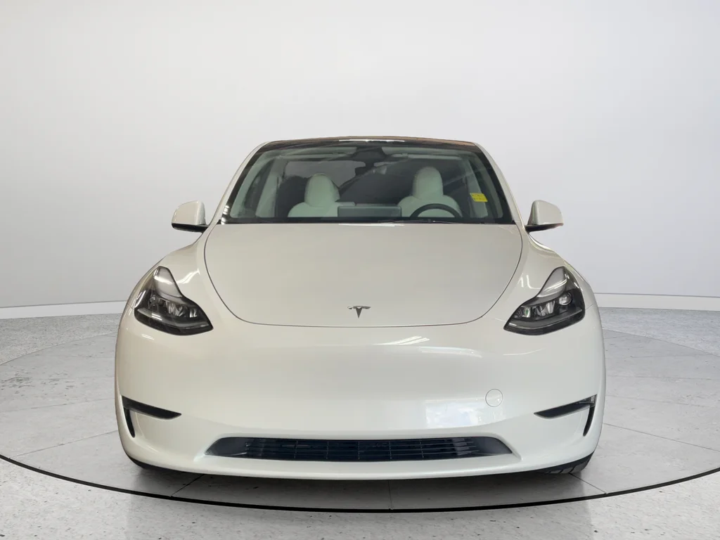 Used 2024 White Tesla Long Range image 3