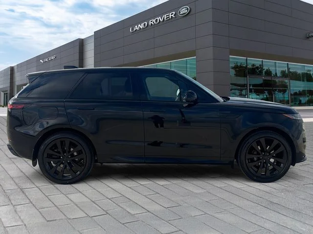 New 2026 Black Land Rover Dynamic SE image 6