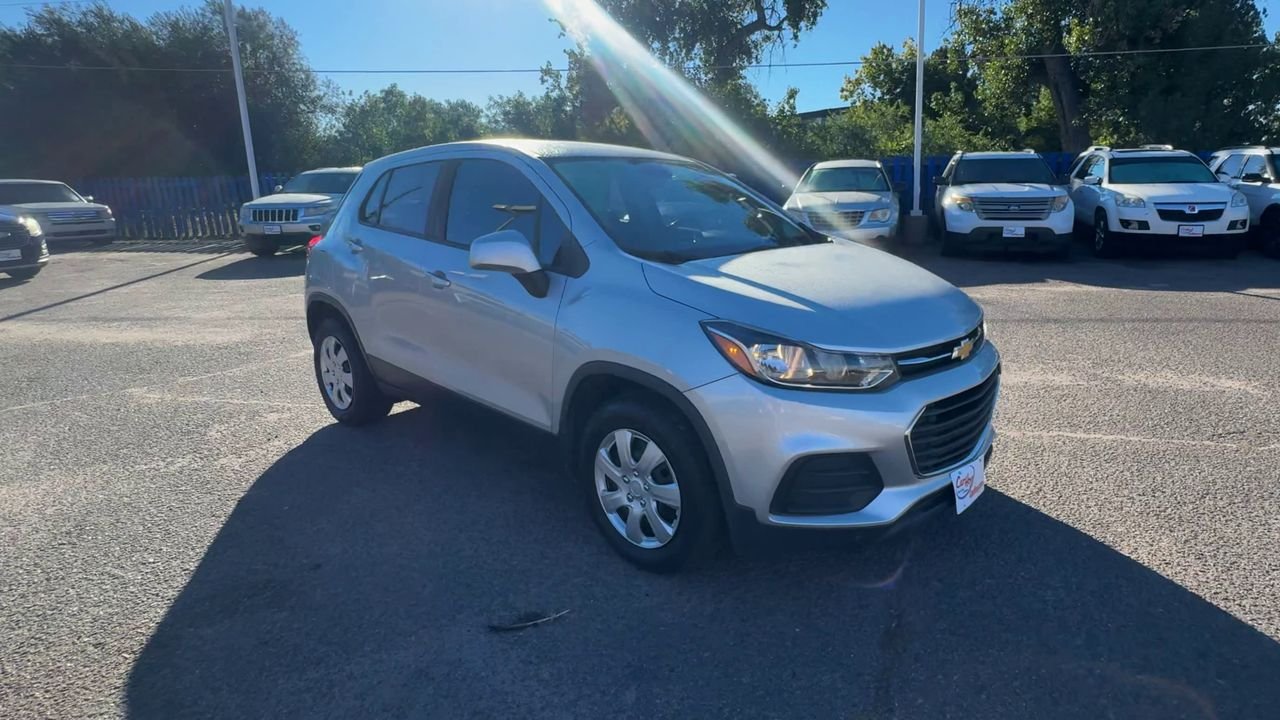 2019 Chevrolet Trax LS photo 2
