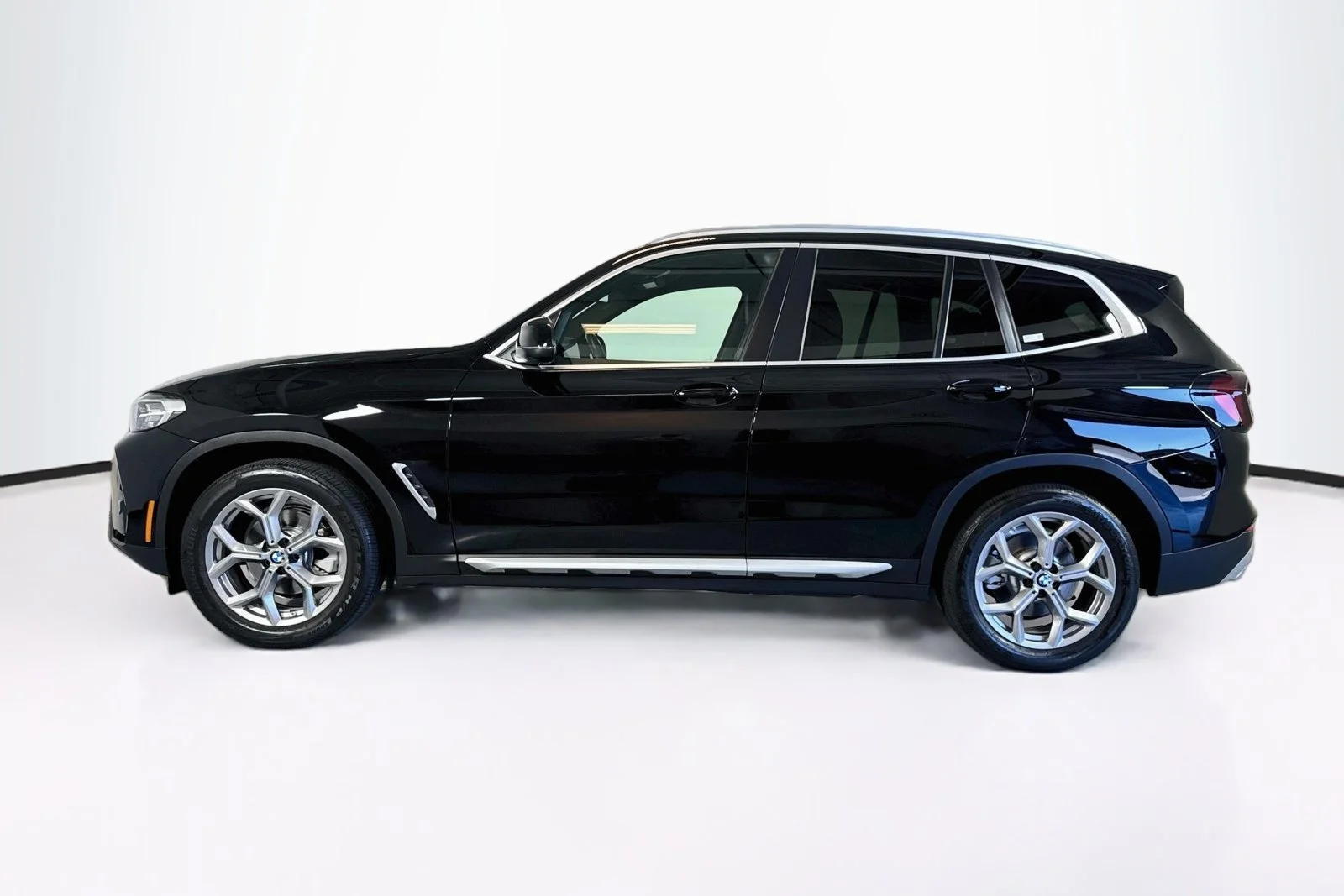Used 2023 Jet Black BMW sDrive30i image 8