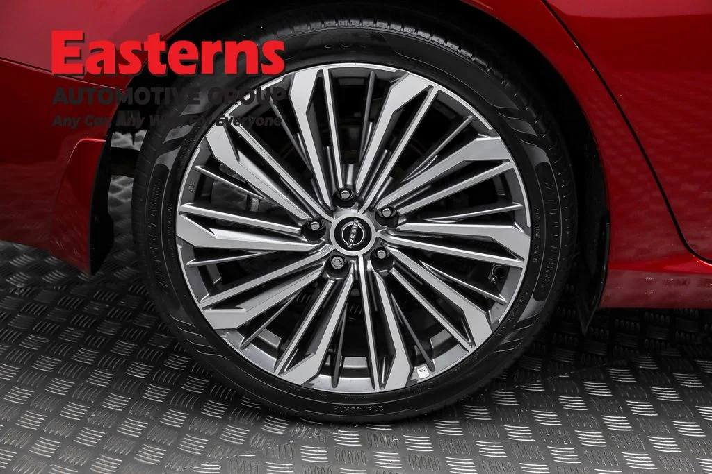 Used 2023 Red Nissan 2.5 SL image 29