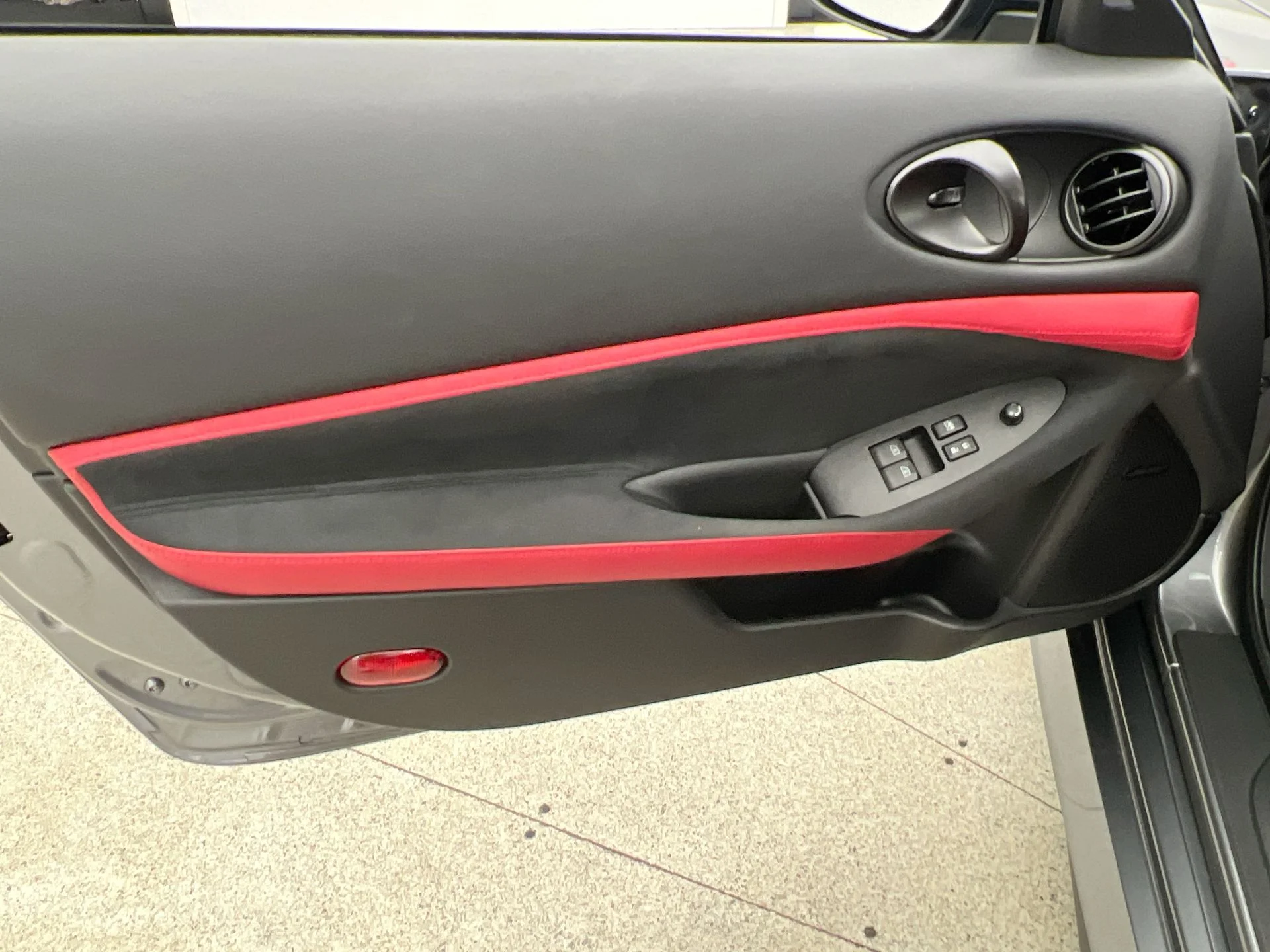 Used 2025 Gray Nissan Performance image 17