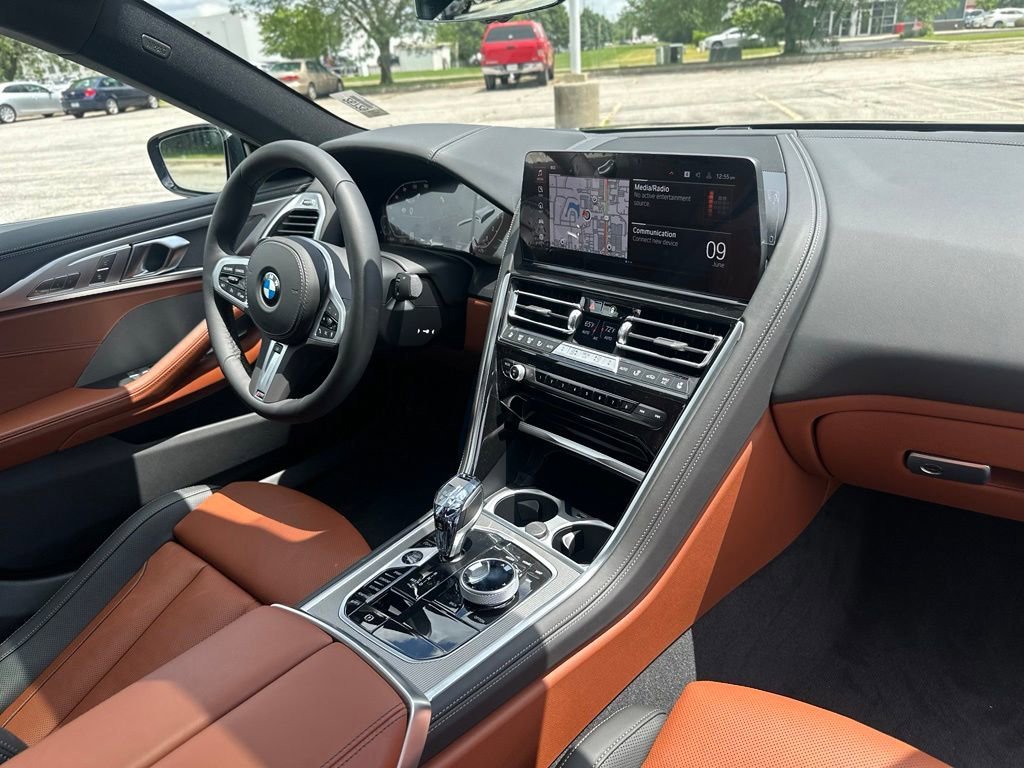 2026 BMW 8 Series 840i - Photo 25
