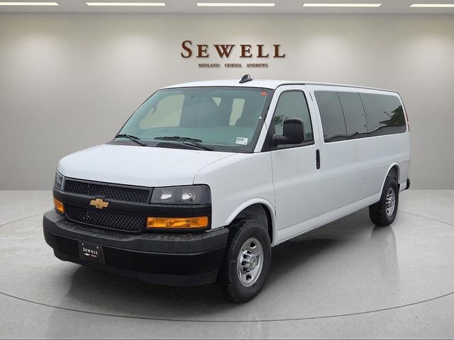 2026 Chevrolet Express 3500 LS Extended's photo