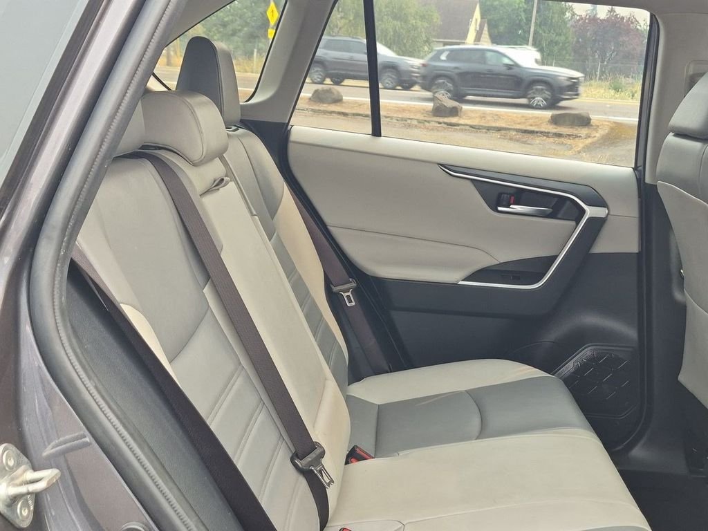 Used 2022 Magnetic Gray Metallic Toyota XLE Premium image 28