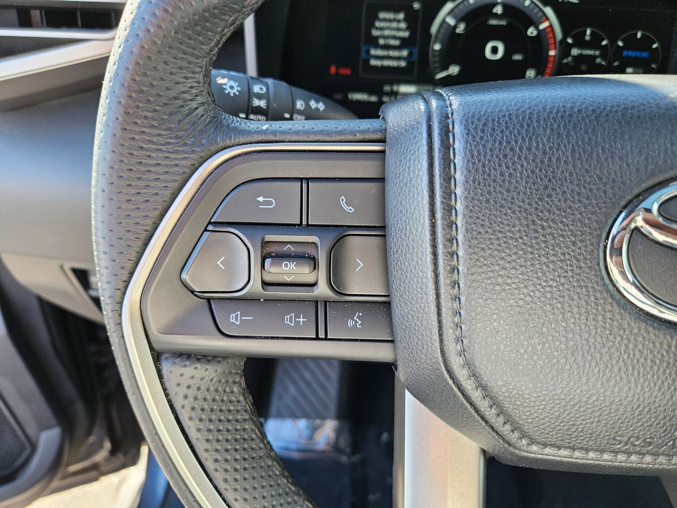 Used 2025 Magnetic Gray Metallic Toyota SR5 image 17