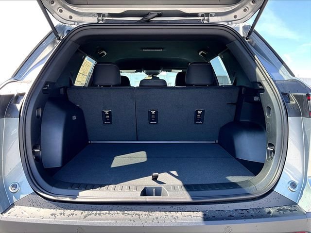 2027 Chevrolet Equinox LT - Photo 12