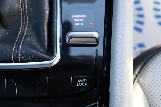 Used 2022 Laser Blue Pearlcoat Jeep Limited image 17