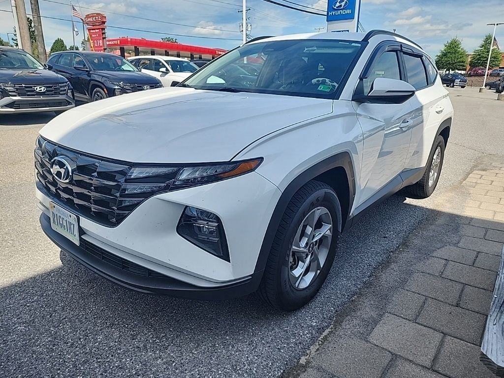 Used 2023 White Hyundai SEL image 1