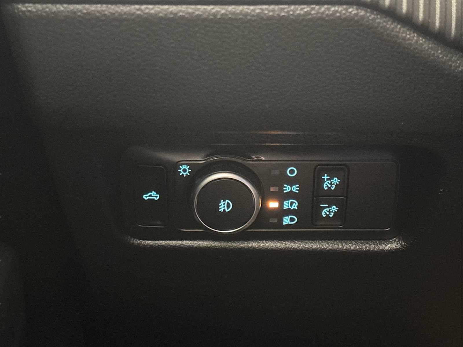 Used 2025 Desert Sand Ford XLT image 17
