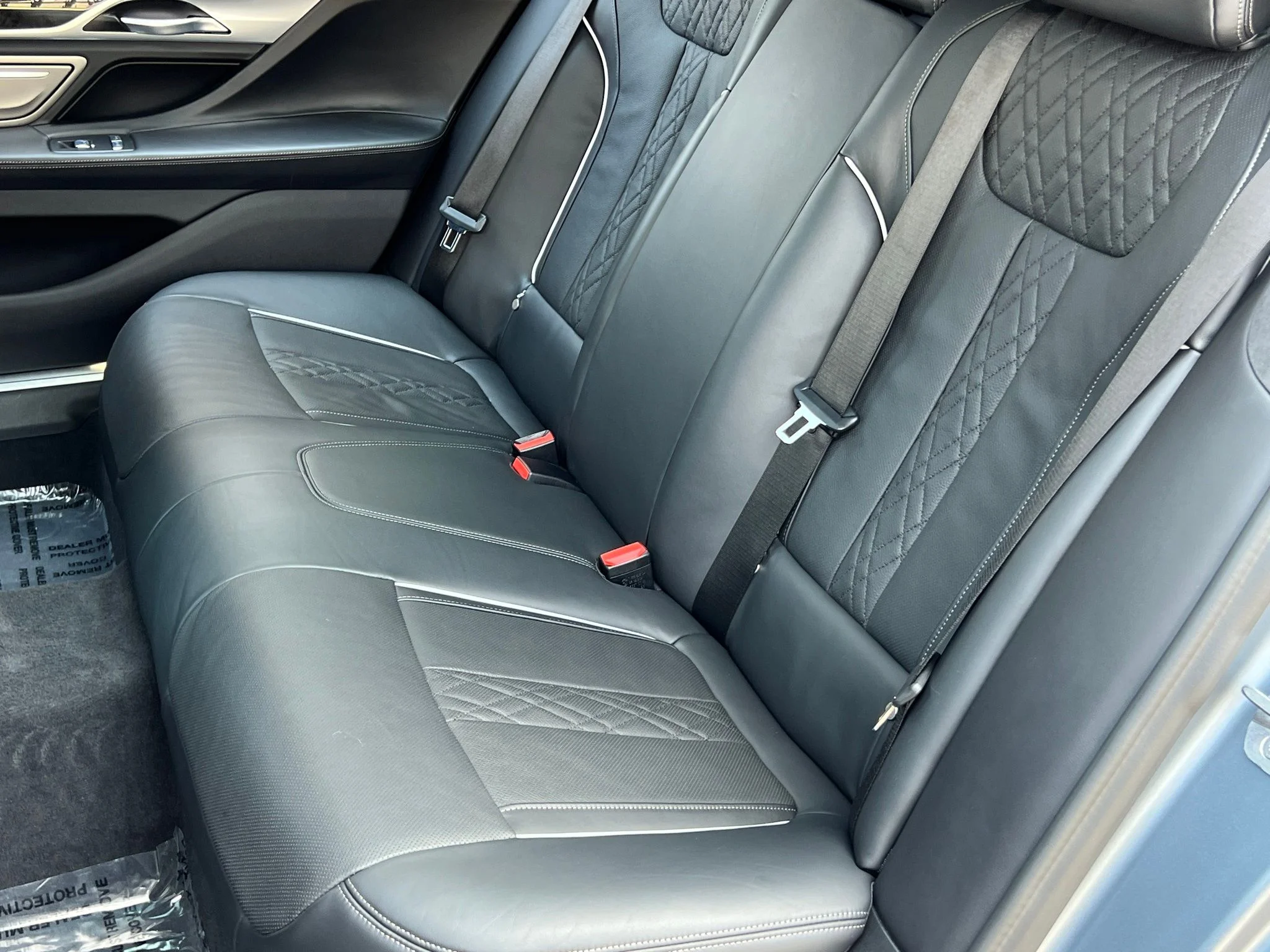 Used 2022 Blue BMW 750i xDrive image 19