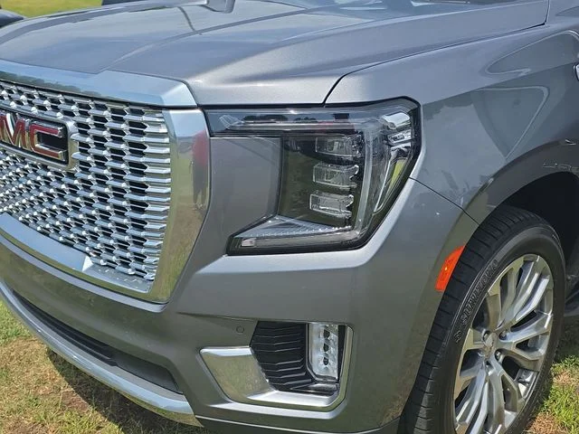 Used 2021 Gray GMC Denali image 33