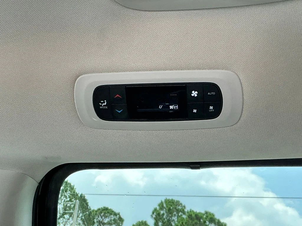 Used 2023 Black Chrysler Touring L image 28